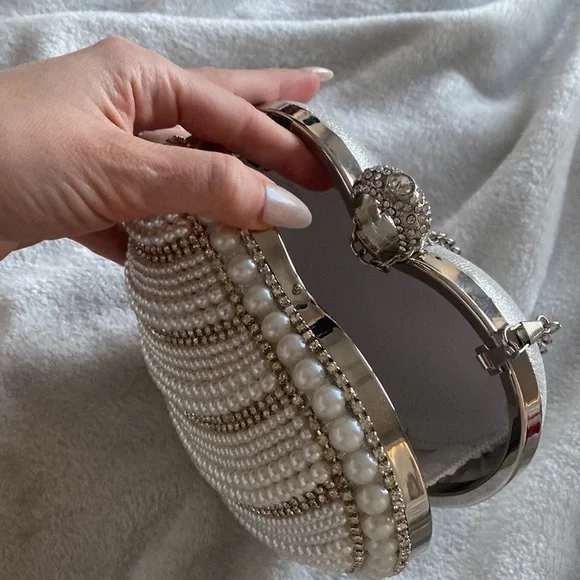 ALESSIA PEARL AND STONE BRIDAL CLUTCH PURSE - Picture 4 of 8